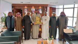 إكرام المنيزلة يكرم مجلس إدارة بلدية الجفر