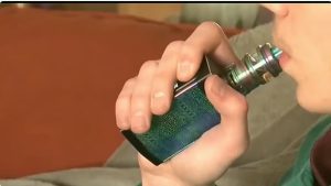 استشاري: ارتفاع احتمالية الإصابة بالقلب لدى مستخدمي السجائر الإلكترونية بنسبة 33%