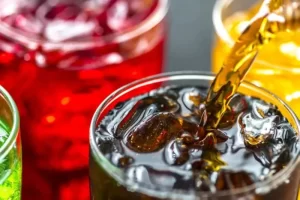 إلغاء الضريبة الانتقائية على “الغازية” وتوسيعها على “المحلاة”