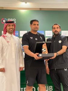 الاتفاق يكرّم «البوشاجع» تقديراً لعطائه في تطوير المواهب