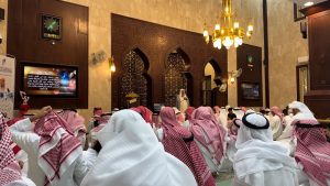 بالصور: أهالي المنيزلة يؤدون صلاة عيد الفطر المبارك ١٤٤٧هـ ويتبادلون التهاني