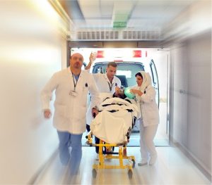 أطباء الطوارئ في رمضان.. سباق مع الزمن لإنقاذ الأرواح