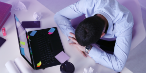 أخصائية: المزاج يلعب دورًا كبيرا في الأداء الوظيفي