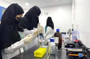مختبر سلامة الغذاء والبيئة بأمانة الأحساء يحصل على اعتماد دولي يعزز موثوقية الفحوصات