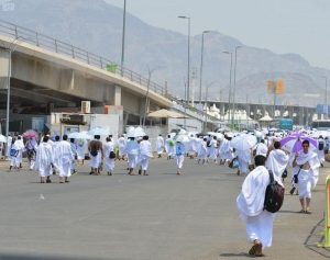 بين السماء والدعاء.. منى تفتح ذراعيها لملايين ضيوف الرحمن