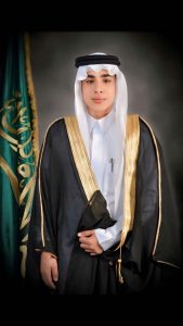 «أحمد الياسين» يحتفل بتخرجه من (الكلية التقنية)