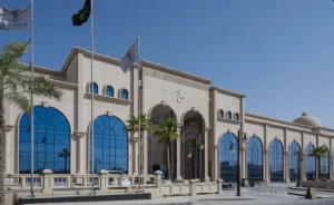 “الغذاء والدواء” تمنع دخول 301 طن من الأغذية الملوثة