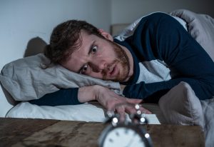 النمر يحذر: اضطراب نومك ليلًا قد يهدد قلبك.. الخطر يرتفع 26%