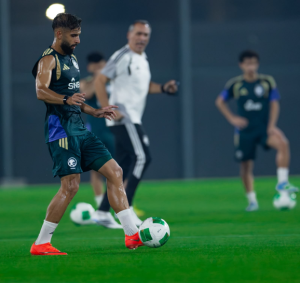 المنتخب يواصل استعداداته لقمة الخليج 27
