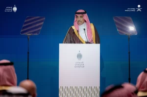 “الدوسري”: أجهزة الدولة رفعت جاهزيتها ويتم التنسيق لضمان الاستجابة لأي طارئ