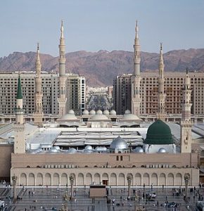 شؤون الحرمين تحدد مواعيد زيارة الروضة الشريفة للرجال والنساء