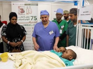 إنجاز طبي جديد.. نجاح عملية فصل التوأم الملتصق التنزاني (لايتيينس ولوفنس) بعد 14 ساعة ونصف