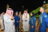 «القرني» و«برناوي» يصلان إلى مطار الملك خالد الدولي