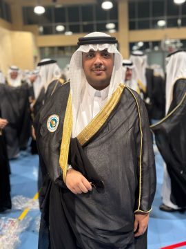 «محمد البراهيم» يحتفل بتخرّجه جامعة الملك فيصل