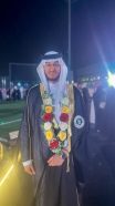 من قاعات المحاضرات إلى منصّة التخرّج.. «علي جاسم» يحتفل بتخرجه من جامعة الفيصل