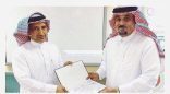 مدرسة ثابت بن قيس تُكرم الإعلامي أحمد السلطان