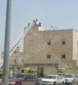بالصور والفيديو : في #المنيزلة آسيوي يحاول الانتحار و “١٠ دقائق” تنقذ الموقف !!
