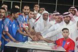 فريق التعاون بالمنيزلة يكرم رئيسه المهندس “محمد الدليم”