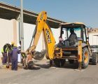 النقل وبلدية الجفر تنفذ صيانة عاجلة لهبوط اسفلتي