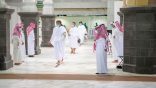 بالفيديو.. الفوج الأول من المعتمرين يبدأ أداء المناسك
